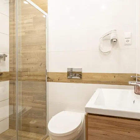 アパート Anna Maria-chocholow ホホウフ