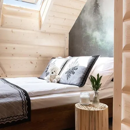 アパート Anna Maria-chocholow ホホウフ